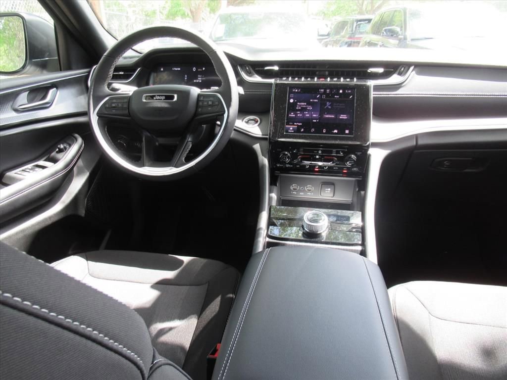 New 2026 Jeep Grand Cherokee L 4WD image 13