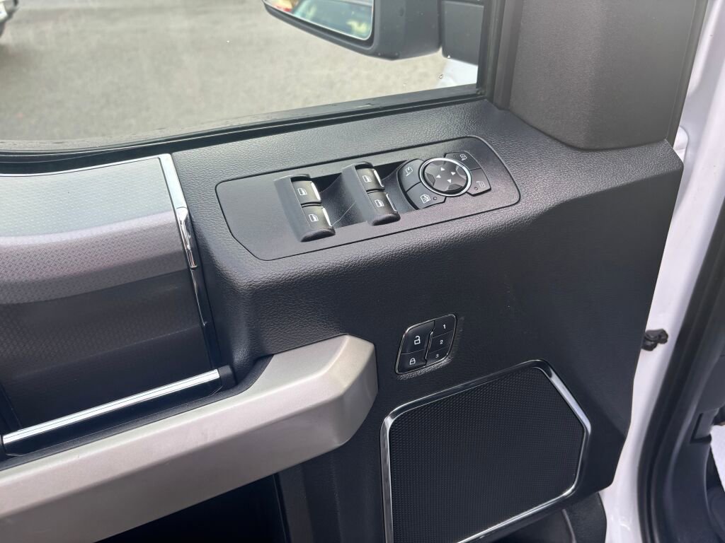 Used 2015 Ford F150 Lariat image 19