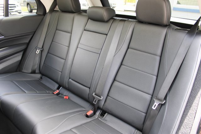 Used 2024 Mercedes-Benz GLE 350 4MATIC w/ AMG Line Exterior image 12
