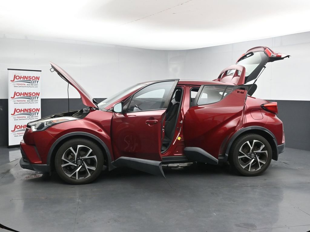 Used 2018 Toyota C-HR XLE FWD image 28
