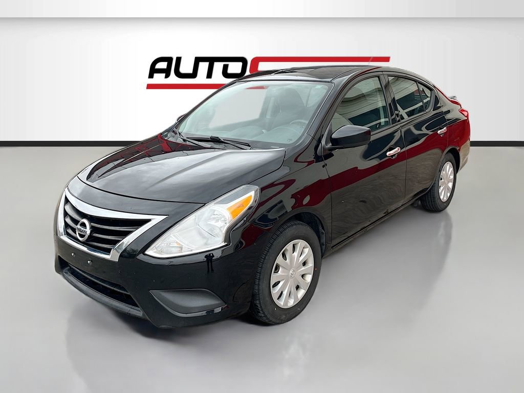 Used 2019 Nissan Versa SV FWD image 3