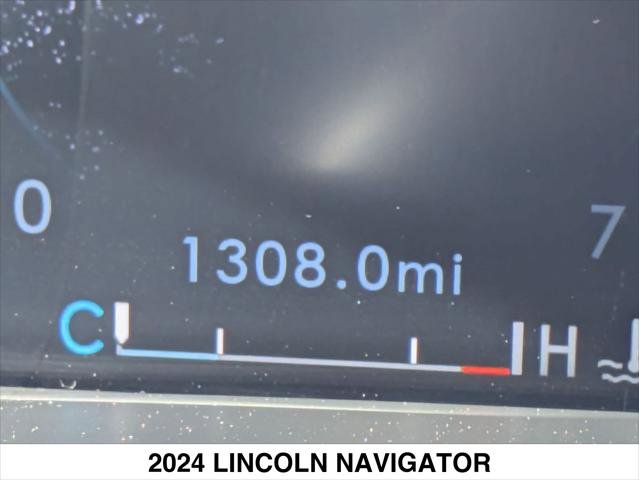 Used 2024 Lincoln Navigator Black Label image 17