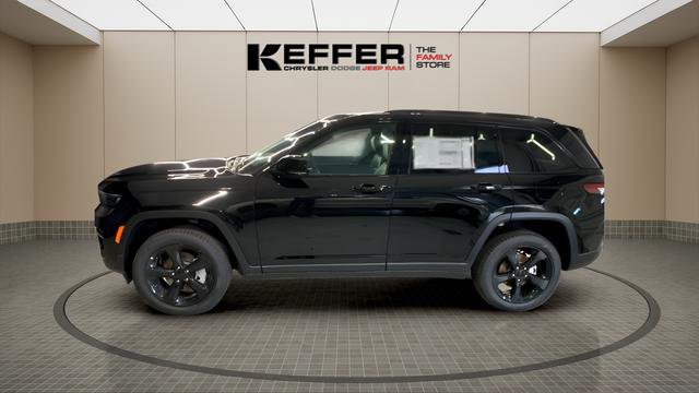 New 2025 Jeep Grand Cherokee Limited w/ Black Appearance Package image 2