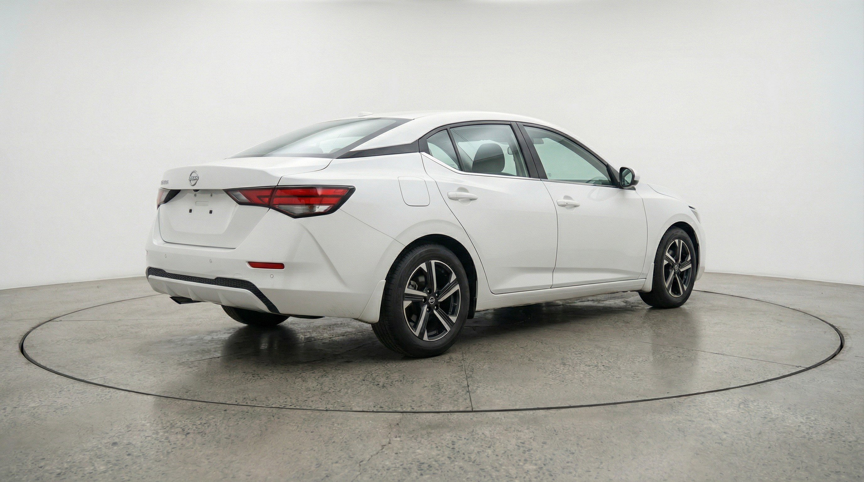 Used 2025 Nissan Sentra SV image 9