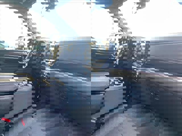 Used 2025 GMC Sierra 2500 SLE image 21