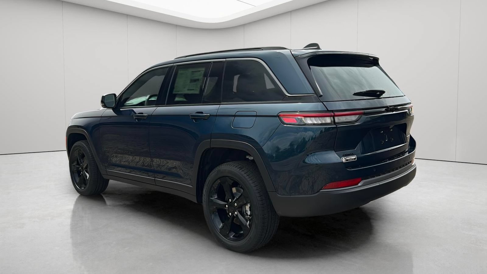 New 2026 Jeep Grand Cherokee Limited w/ Limited Altitude Package AWD/4WD image 8