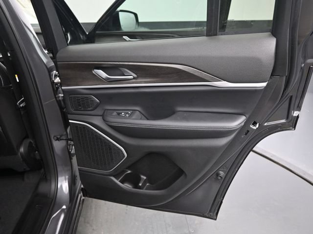 New 2026 Jeep Grand Cherokee Limited AWD/4WD image 16