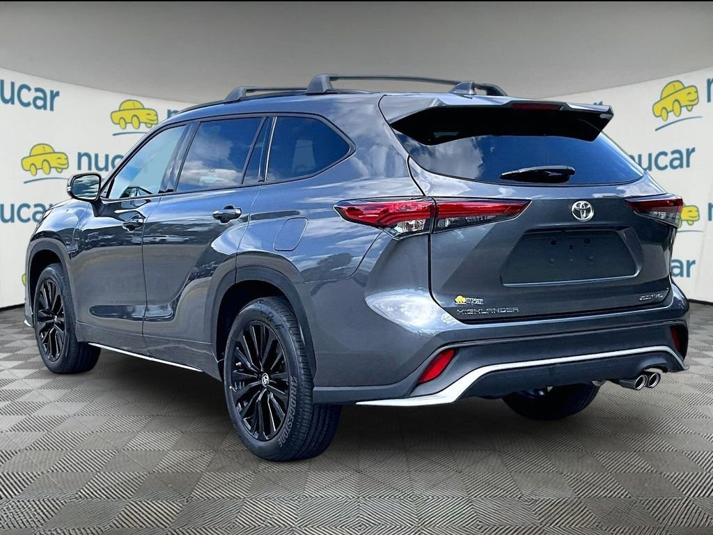 Used 2023 Toyota Highlander XSE AWD/4WD image 4