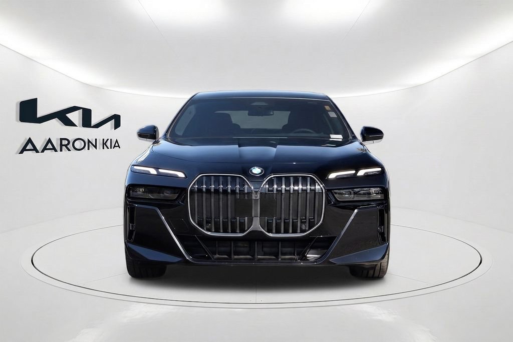Used 2026 BMW 740i w/ Premium Package RWD image 2