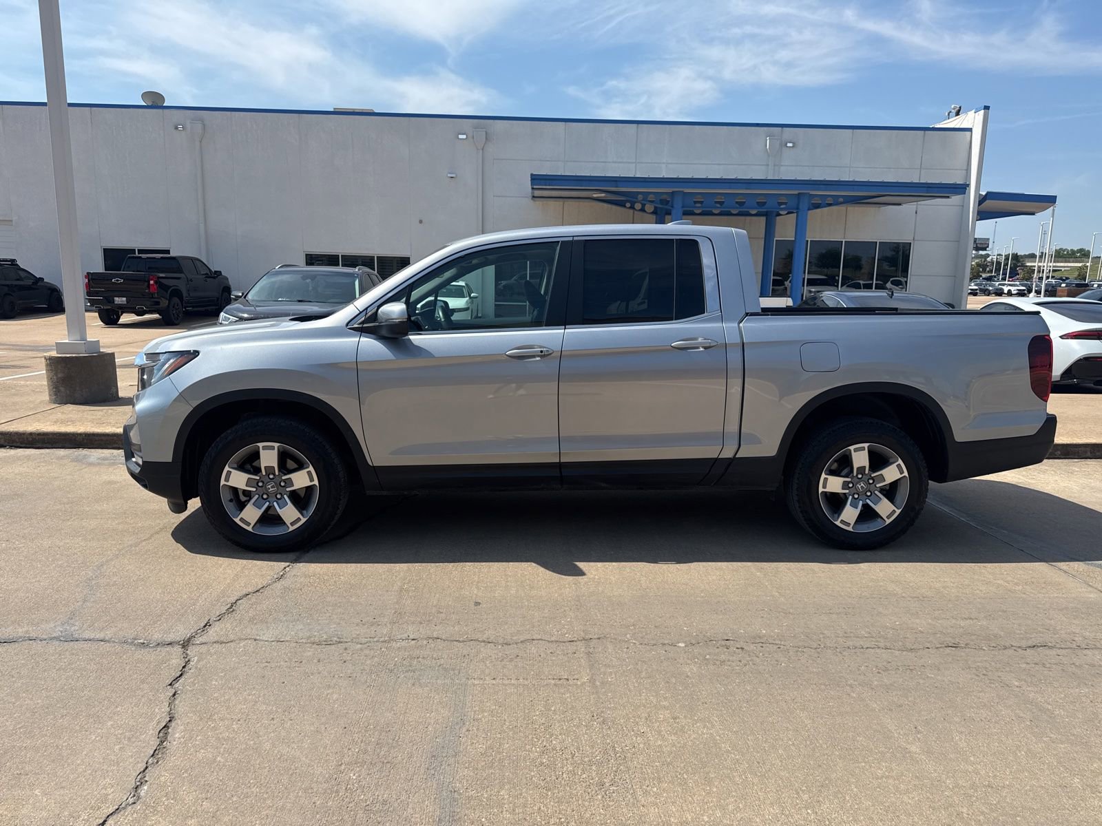 Used 2025 Honda Ridgeline RTL image 2
