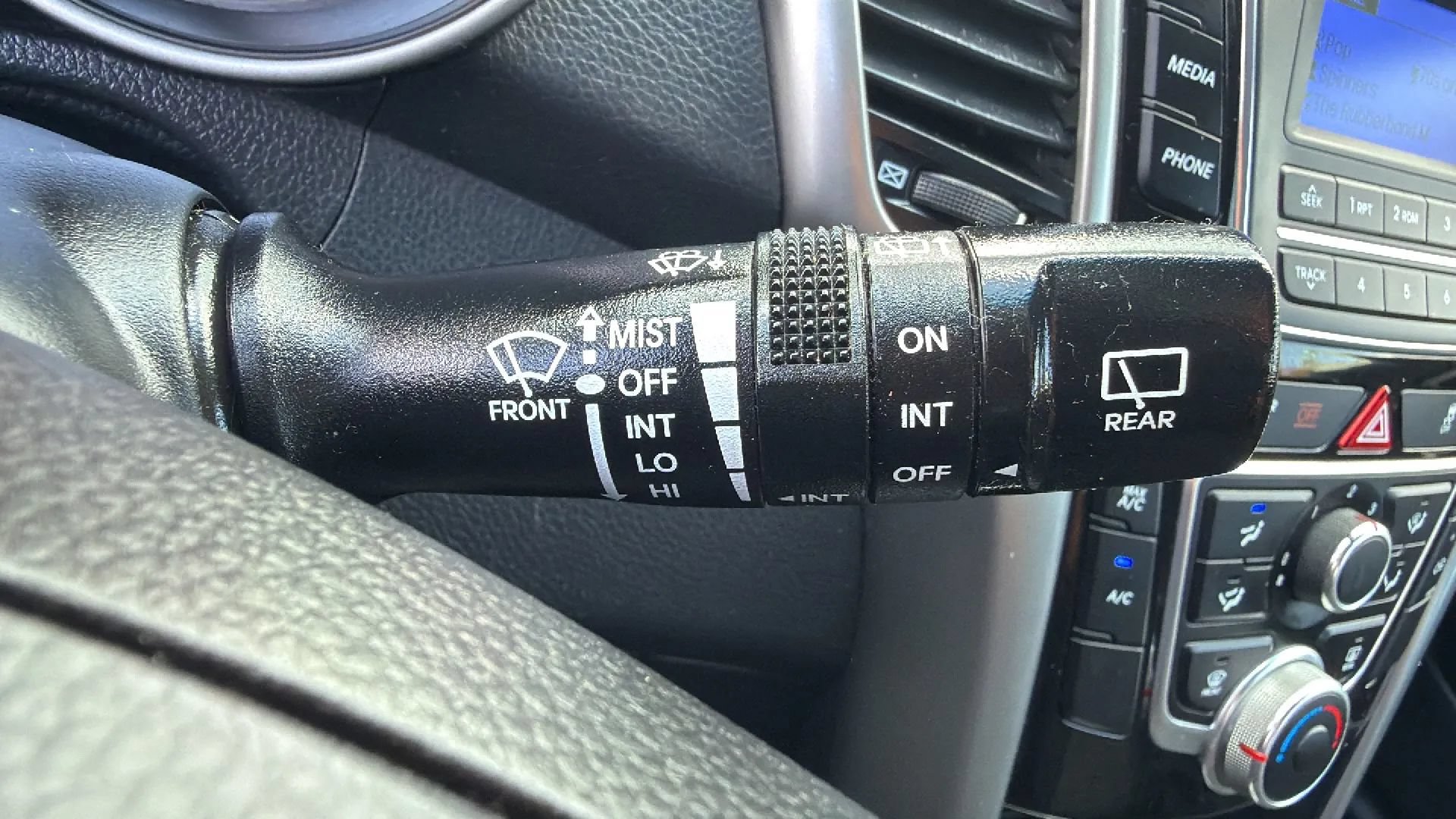 Used 2017 Hyundai Elantra GT FWD image 13