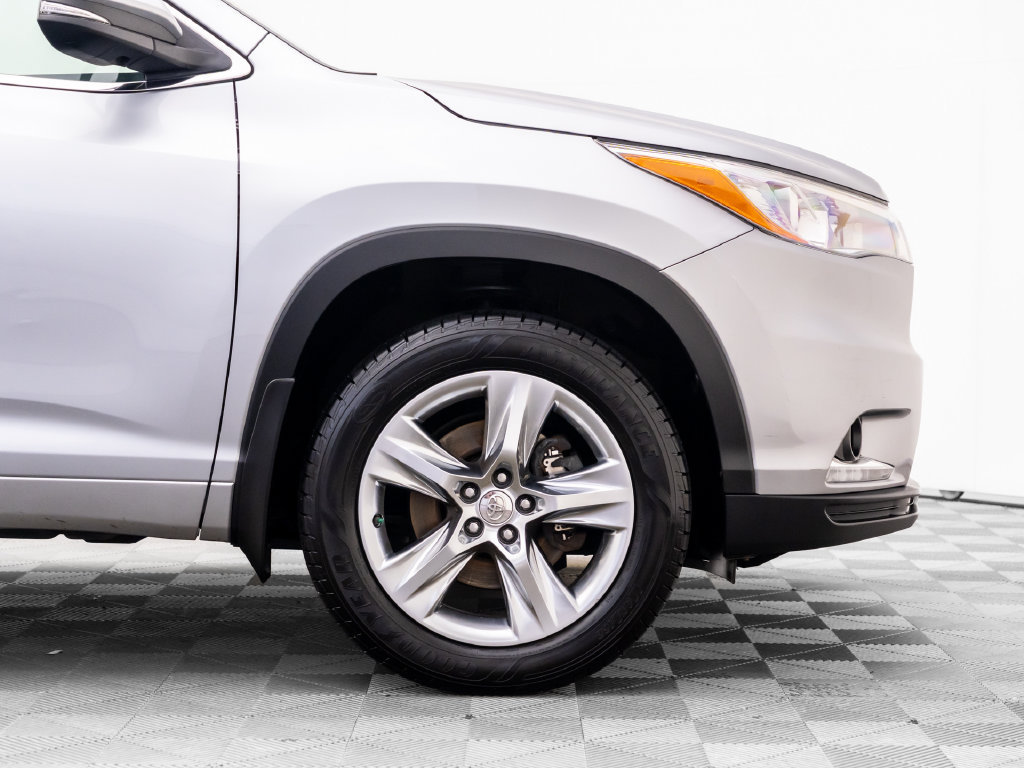 Used 2014 Toyota Highlander Limited AWD/4WD image 38