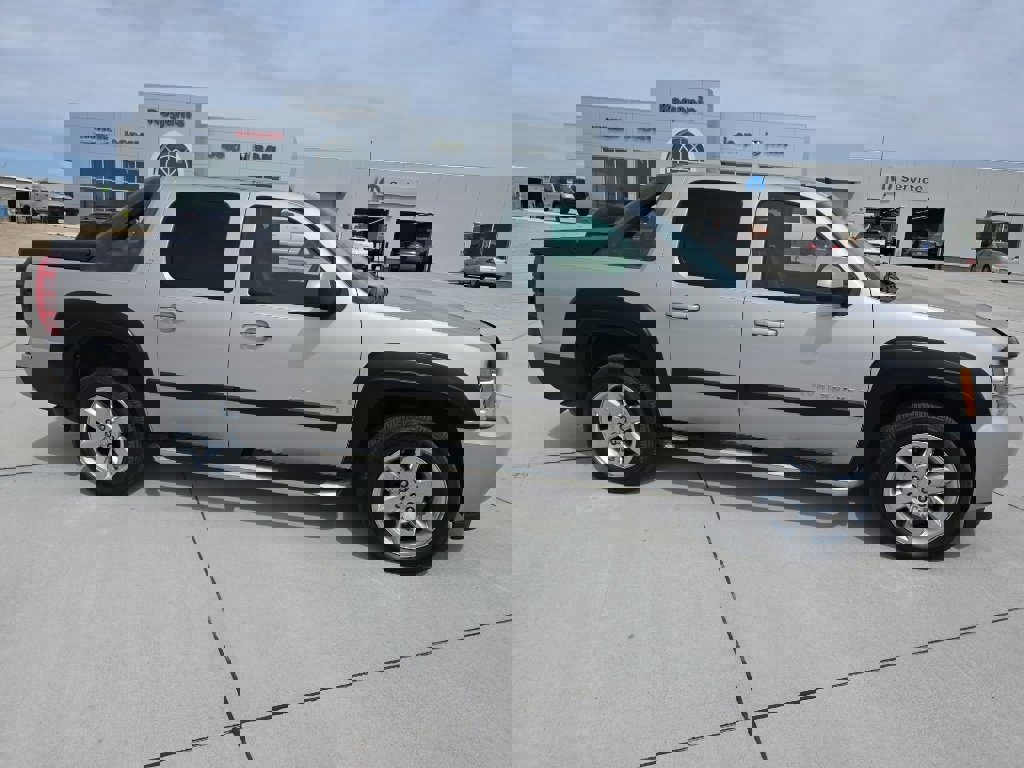 Used 2007 Chevrolet Avalanche LT w/ LT Preferred Equipment Group image 4