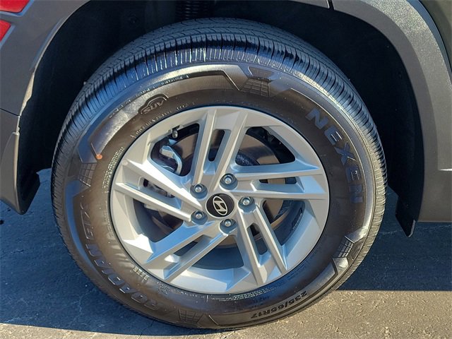 Certified 2025 Hyundai Tucson SE image 6