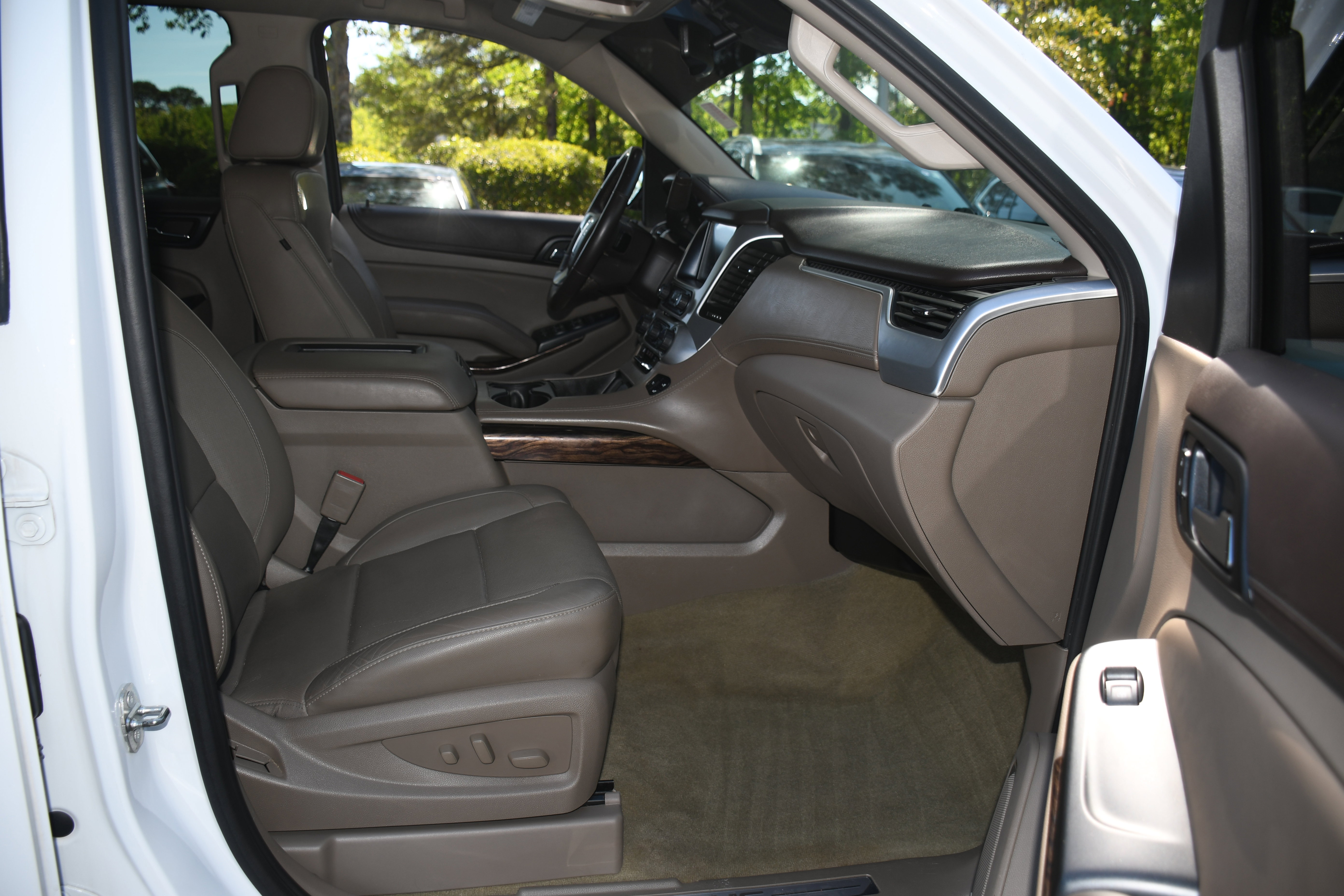 Used 2017 GMC Yukon SLT image 22