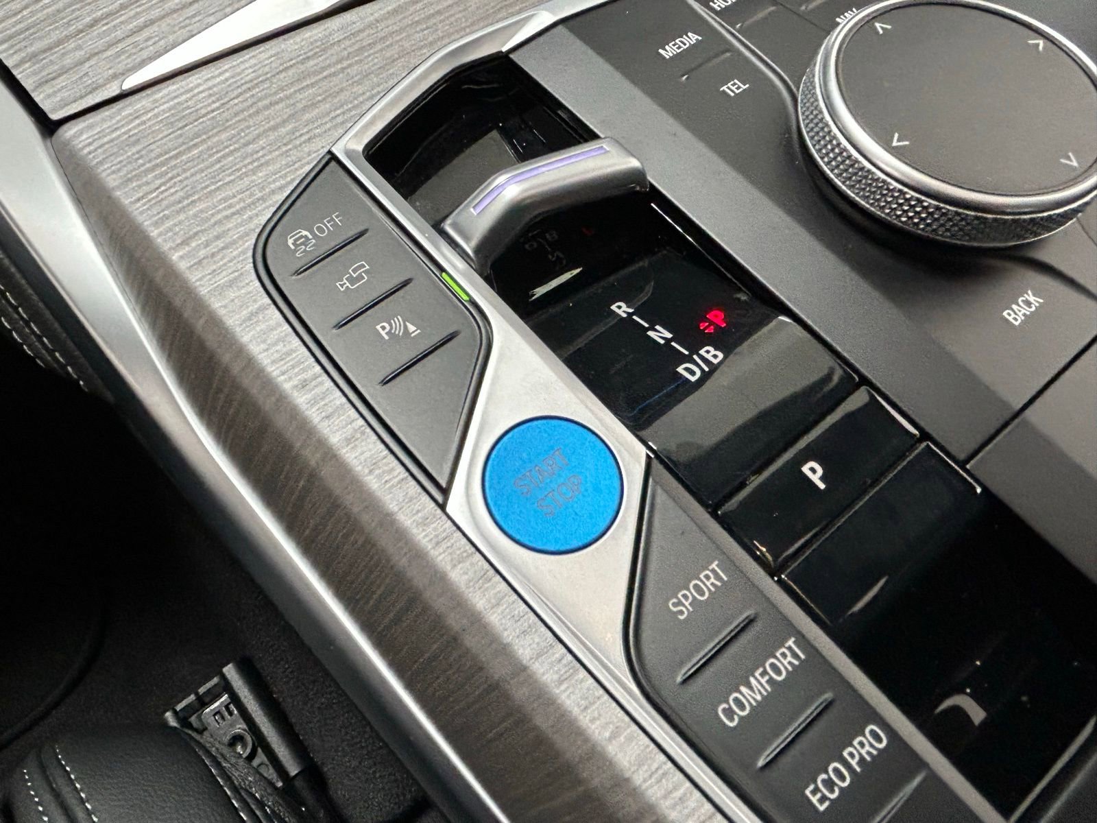 Used 2025 BMW i4 xDrive40i image 21