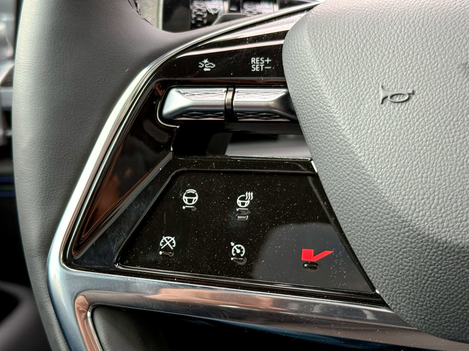 New 2026 Cadillac Escalade IQL Sport 1 w/ LPO, ONYX Package image 23