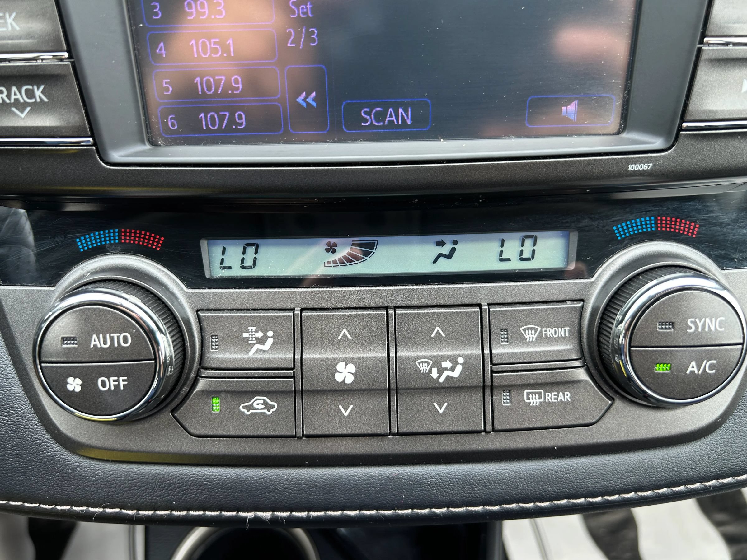 Used 2013 Toyota RAV4 XLE AWD/4WD image 22