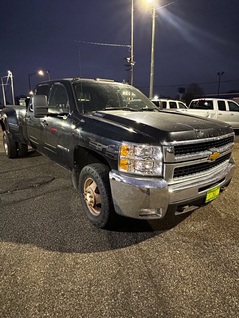Used 2008 Chevrolet Silverado 3500 LT w/ EZ-Lift Tailgate Package image 2