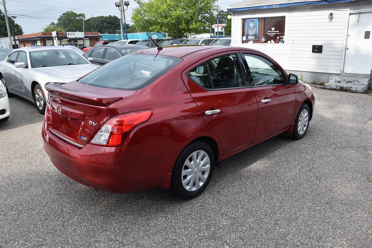 Used 2014 Nissan Versa SV FWD image 6