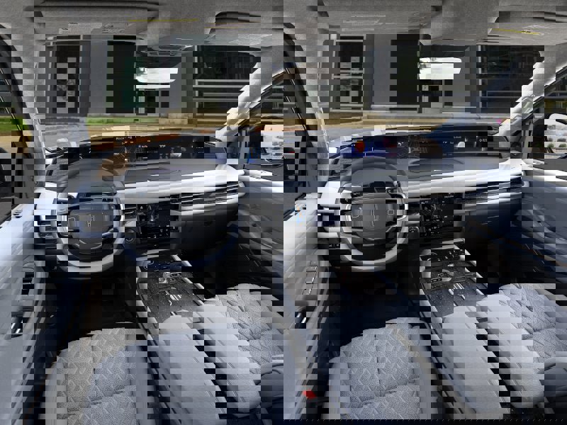 New 2026 Lincoln Navigator L Black Label AWD/4WD image 9