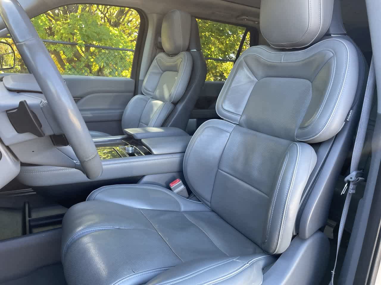 Used 2019 Lincoln Navigator Reserve AWD/4WD image 12