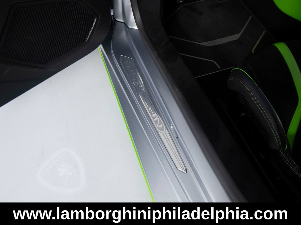 Used 2023 Lamborghini Huracan STO RWD image 13