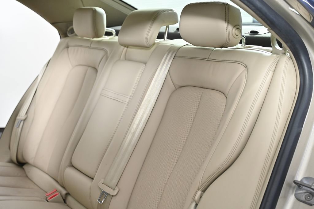 Used 2017 Lincoln Continental Reserve w/ Technology Package FWD image 28