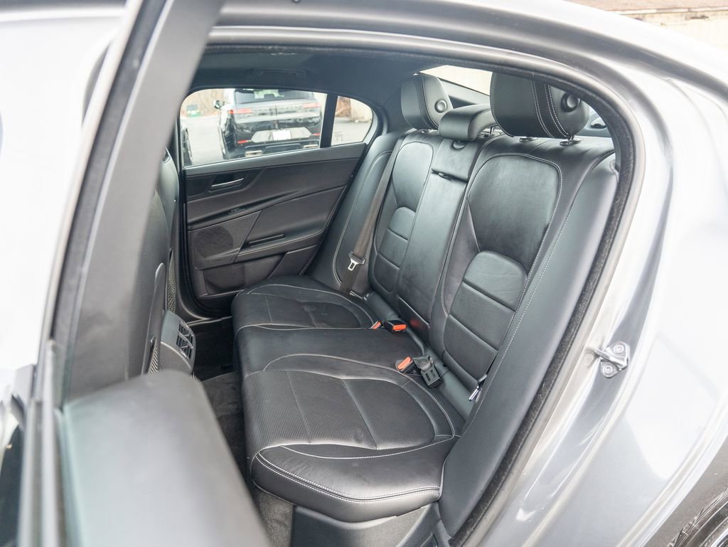 Used 2019 Jaguar XE R-Sport image 34
