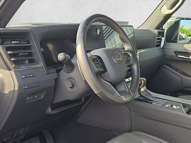 Used 2024 Lexus GX 550 w/ Cold Area Package AWD/4WD image 9