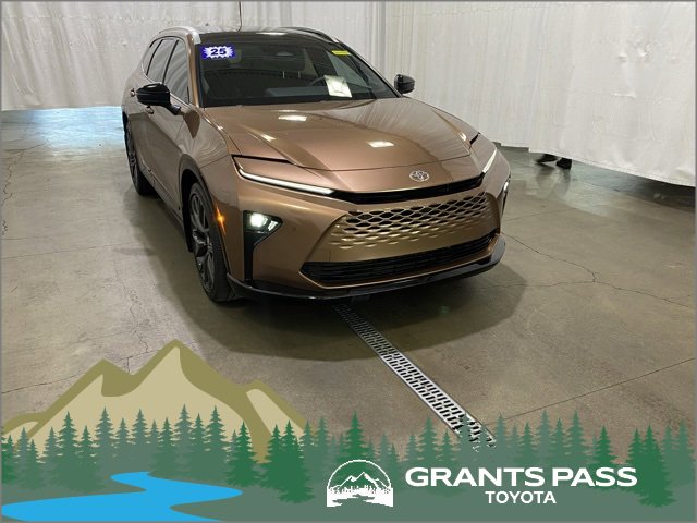 Certified 2025 Toyota Crown Signia w/ Advanced Technology Package image 1