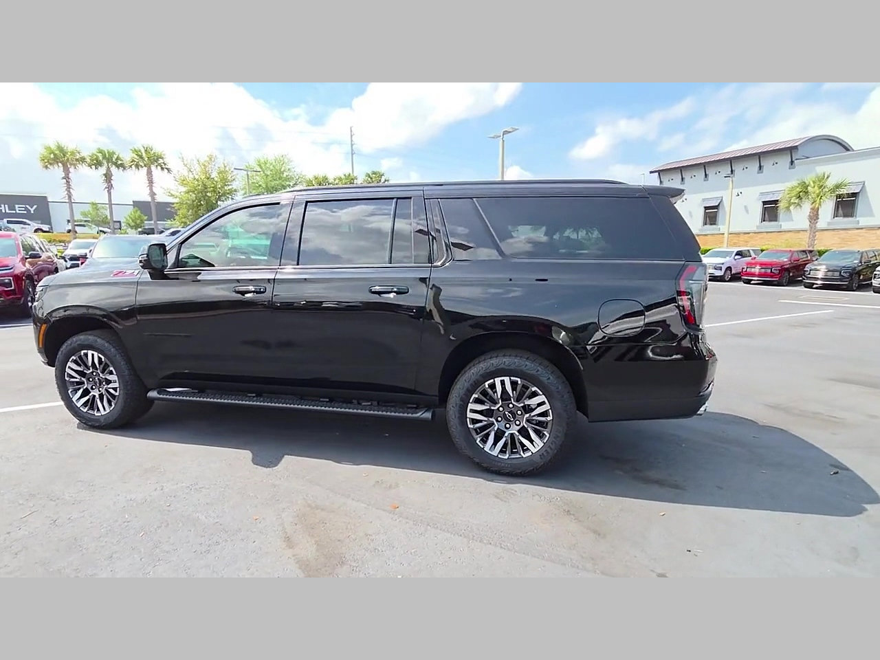 New 2026 Chevrolet Suburban Z71 w/ Comfort Package image 18