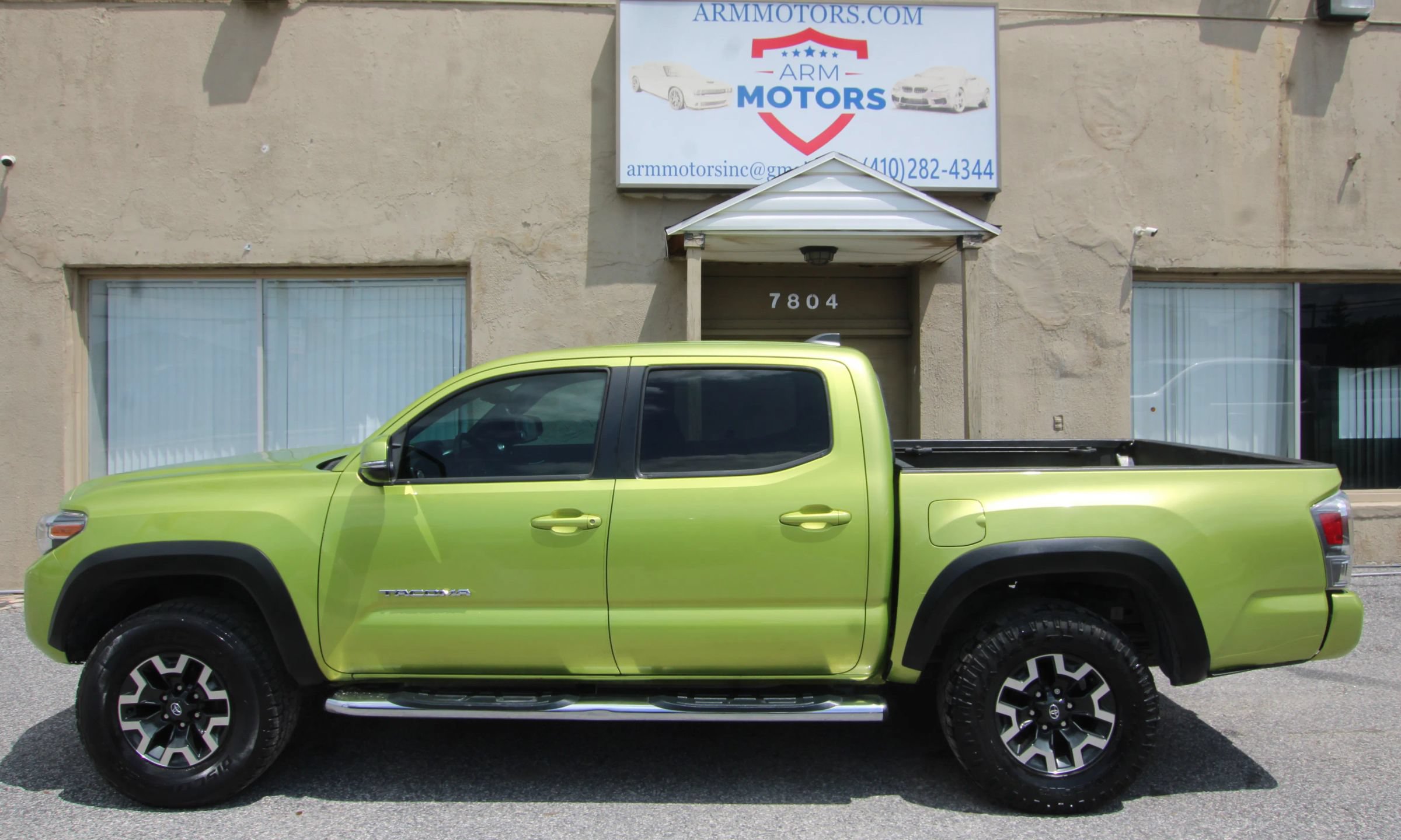 Used 2023 Toyota Tacoma TRD Off-Road w/ Technology Package AWD/4WD image 5