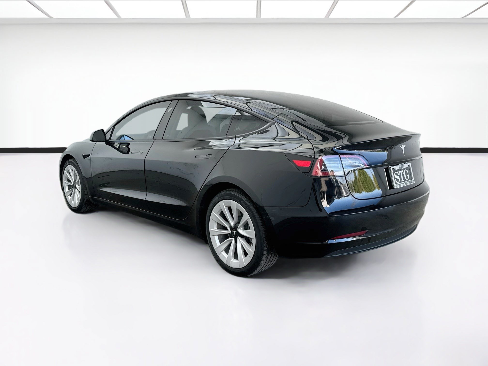 Used 2023 Tesla Model 3 Standard Range RWD image 6