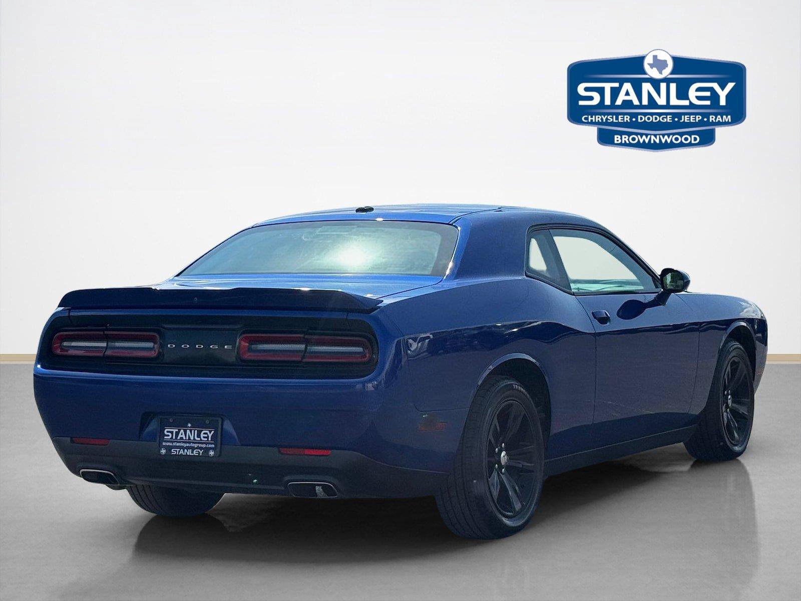 Used 2020 Dodge Challenger SXT RWD image 9