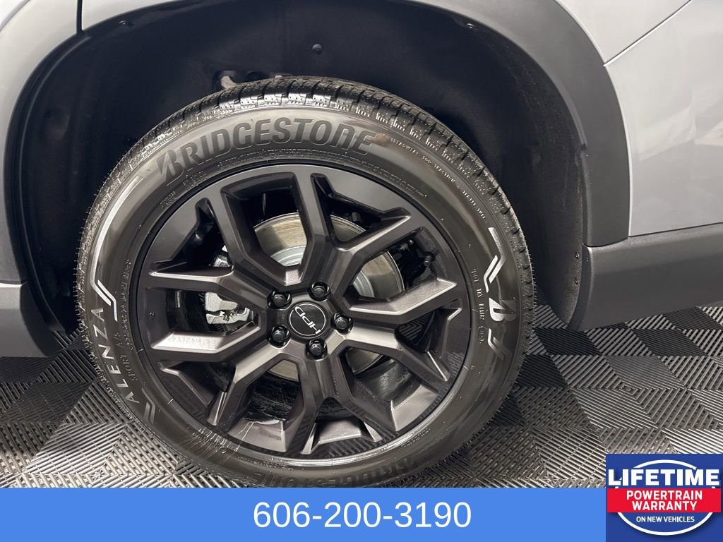 New 2025 Honda Pilot Touring image 15