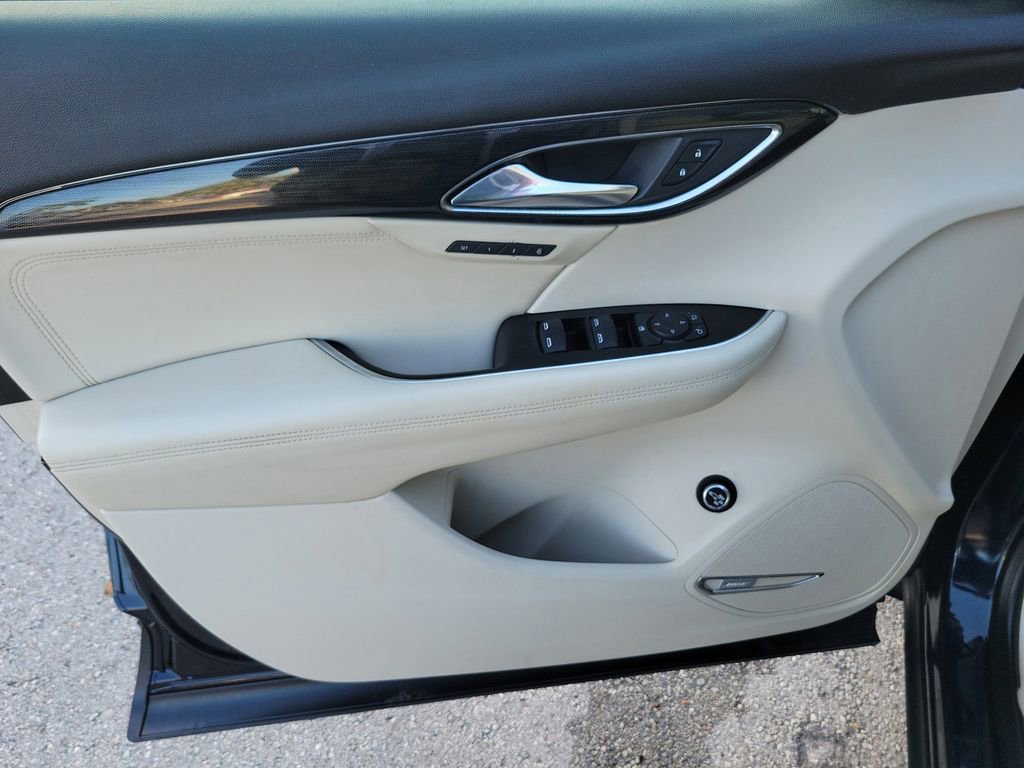 Used 2021 Buick Envision Essence w/ Technology Package I image 16