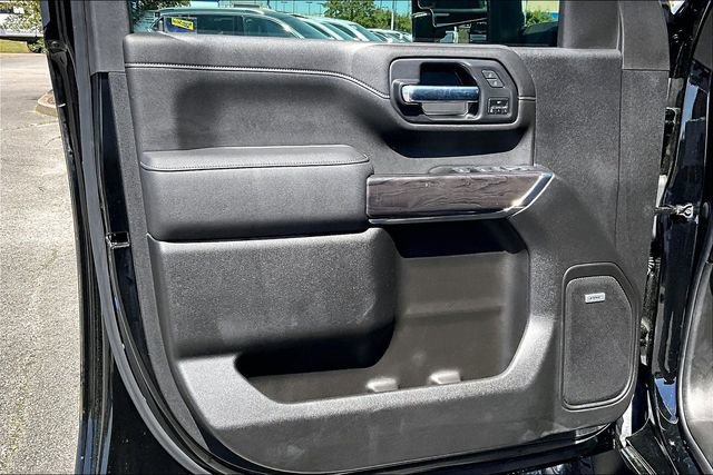 Used 2022 Chevrolet Silverado 2500 LTZ w/ LTZ Plus Package image 17