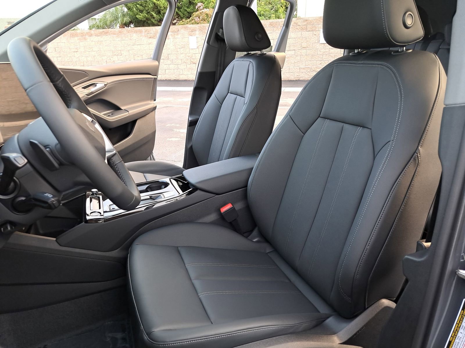 New 2025 Audi Q6 e-tron Premium image 15