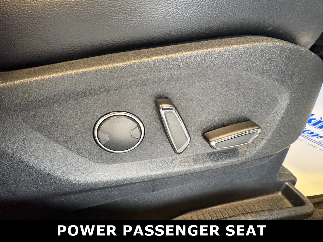 Used 2016 Ford Edge Titanium w/ Technology Package FWD image 24