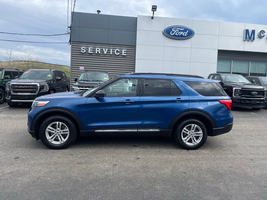 Used 2020 Ford Explorer XLT w/ Comfort Package image 2
