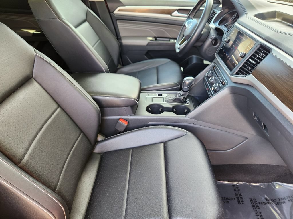 Used 2021 Volkswagen Atlas SE w/ Panoramic Sunroof Package FWD image 5