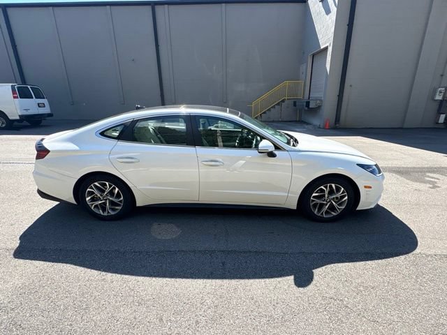 Used 2023 Hyundai Sonata SEL w/ Convenience Package FWD image 2