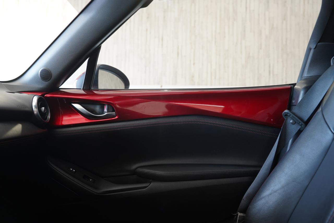 Used 2018 MAZDA MX-5 Miata RF Grand Touring image 32