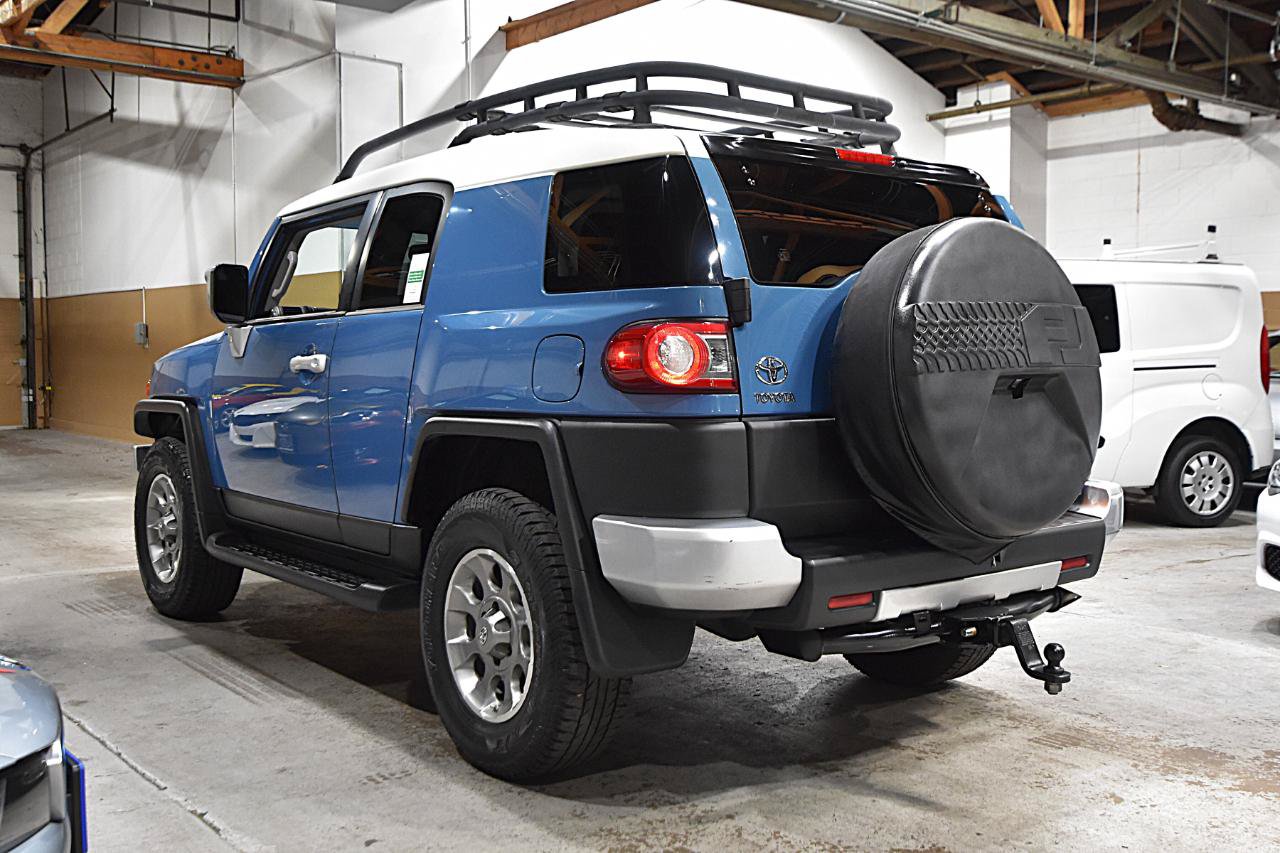 Used 2012 Toyota FJ Cruiser 4WD w/ Convenience Pkg image 9