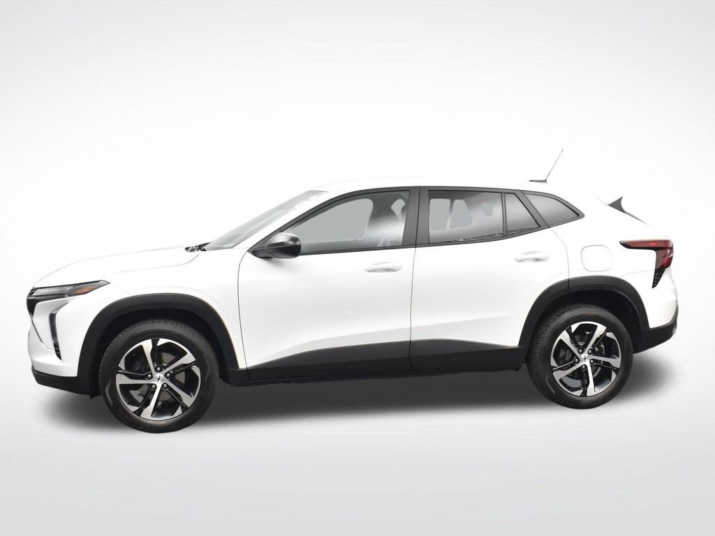 Used 2024 Chevrolet Trax RS FWD image 15