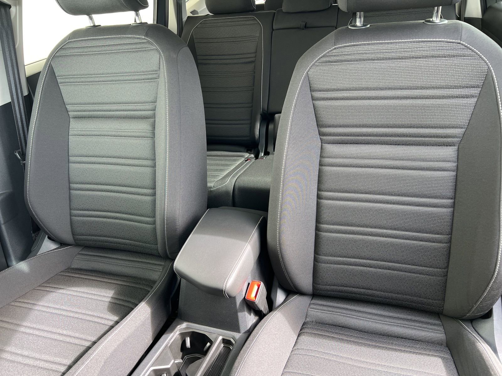 Used 2024 Volkswagen Tiguan S image 23