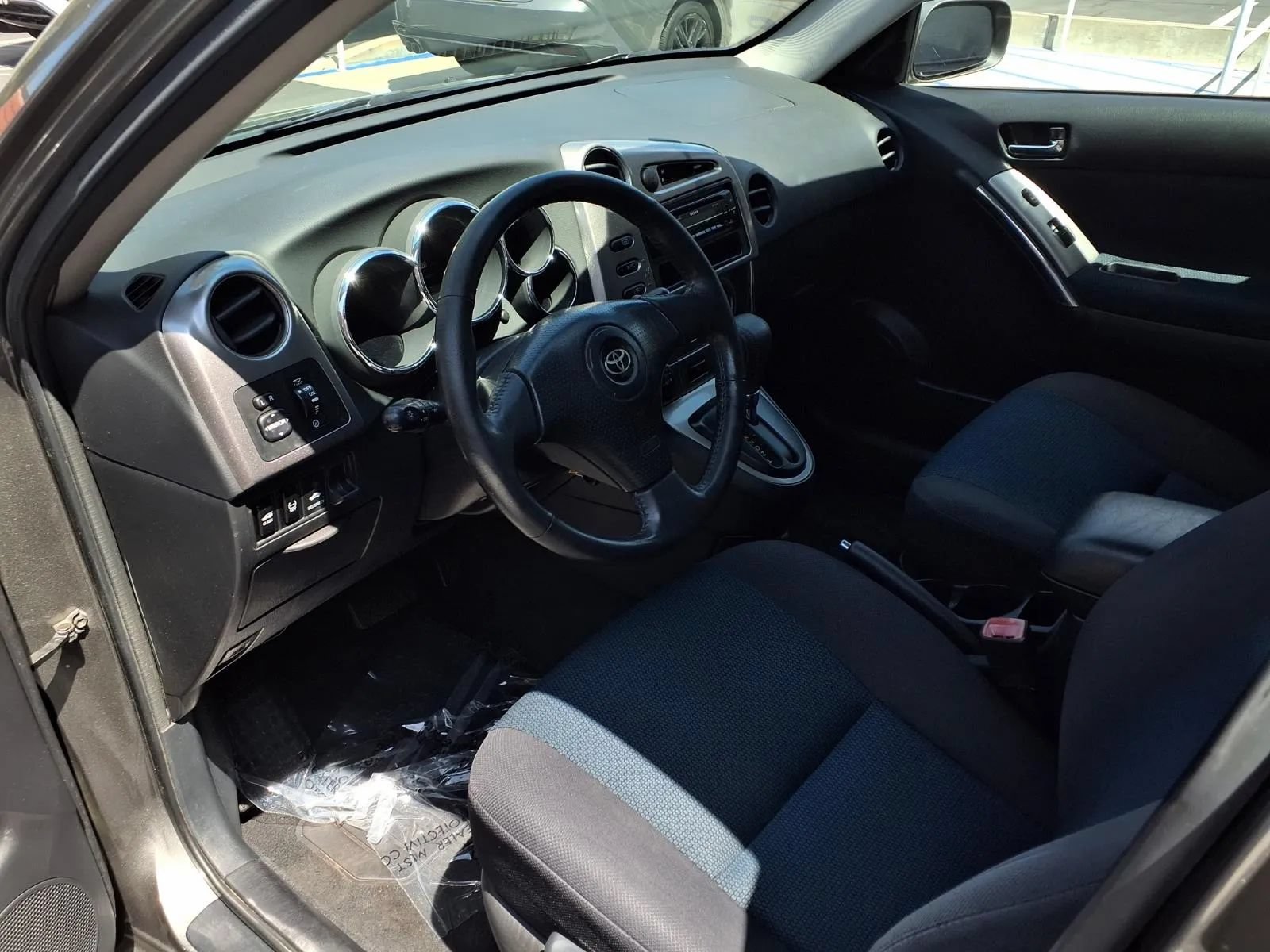 Used 2005 Toyota Matrix XR FWD image 19