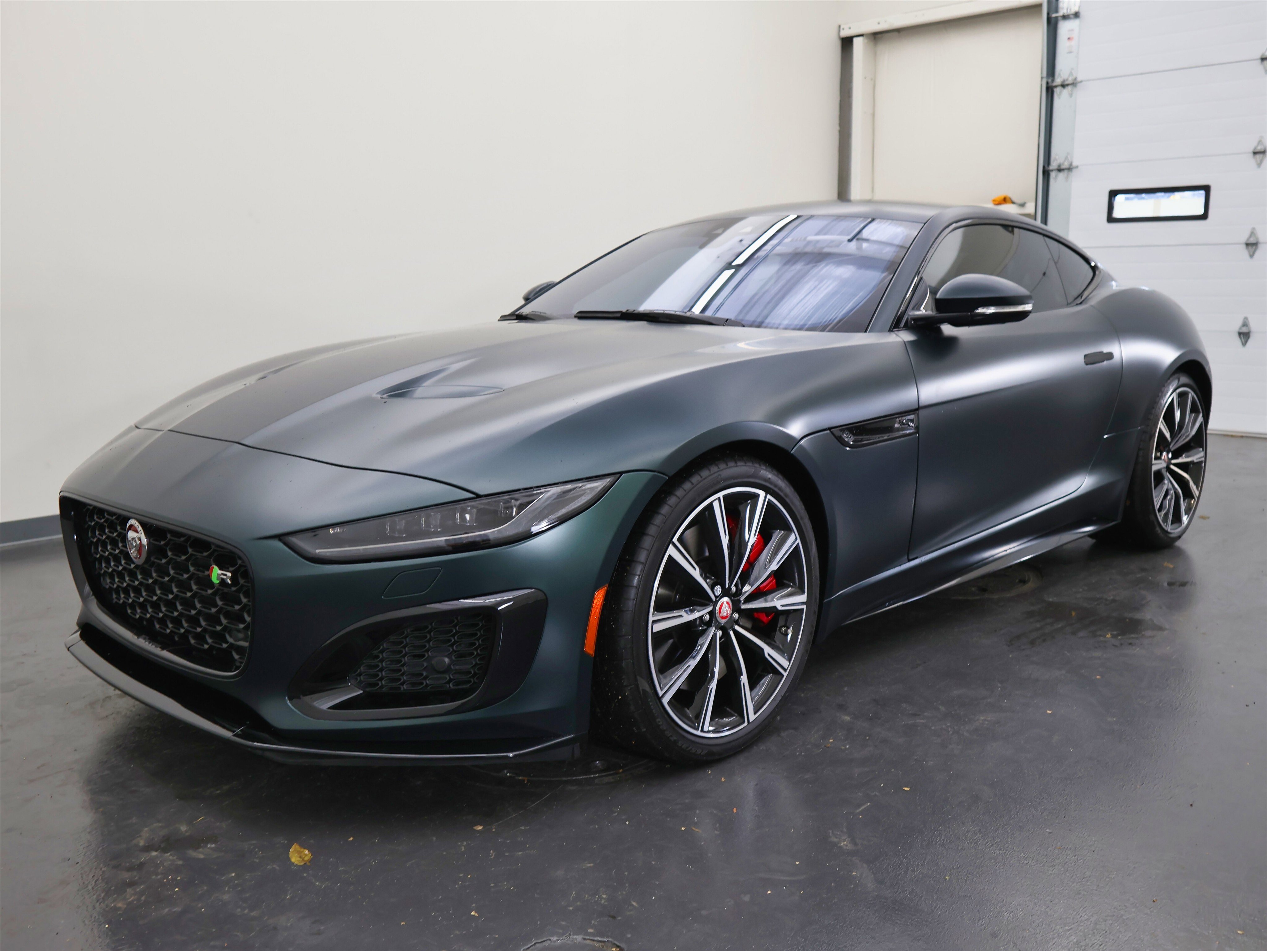 Used 2023 Jaguar F-TYPE R image 7