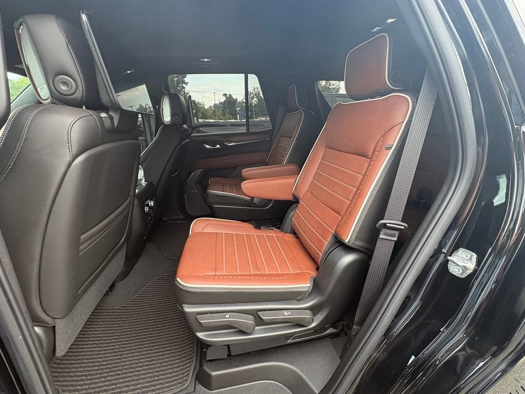Used 2024 GMC Yukon Denali Ultimate AWD/4WD image 11